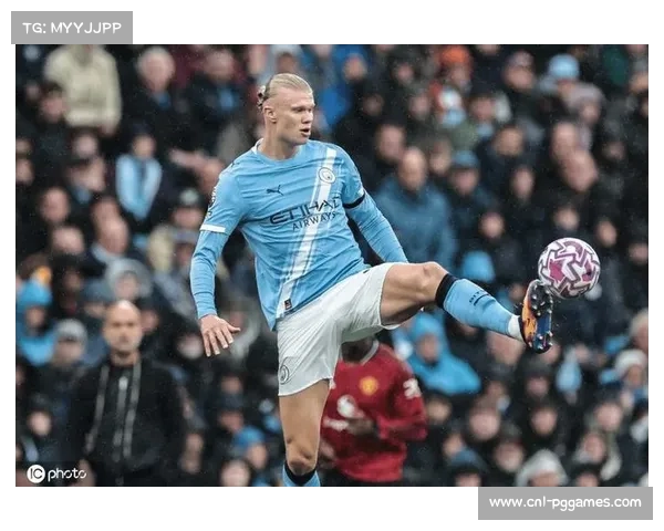 曼城前锋哈兰德在曼彻斯特拍摄奢华腕表广告,替身演员外貌惊人相似引热议 曼城前锋哈兰德在曼彻斯特拍摄奢华腕表广告,替身演员外貌惊人相似引热议